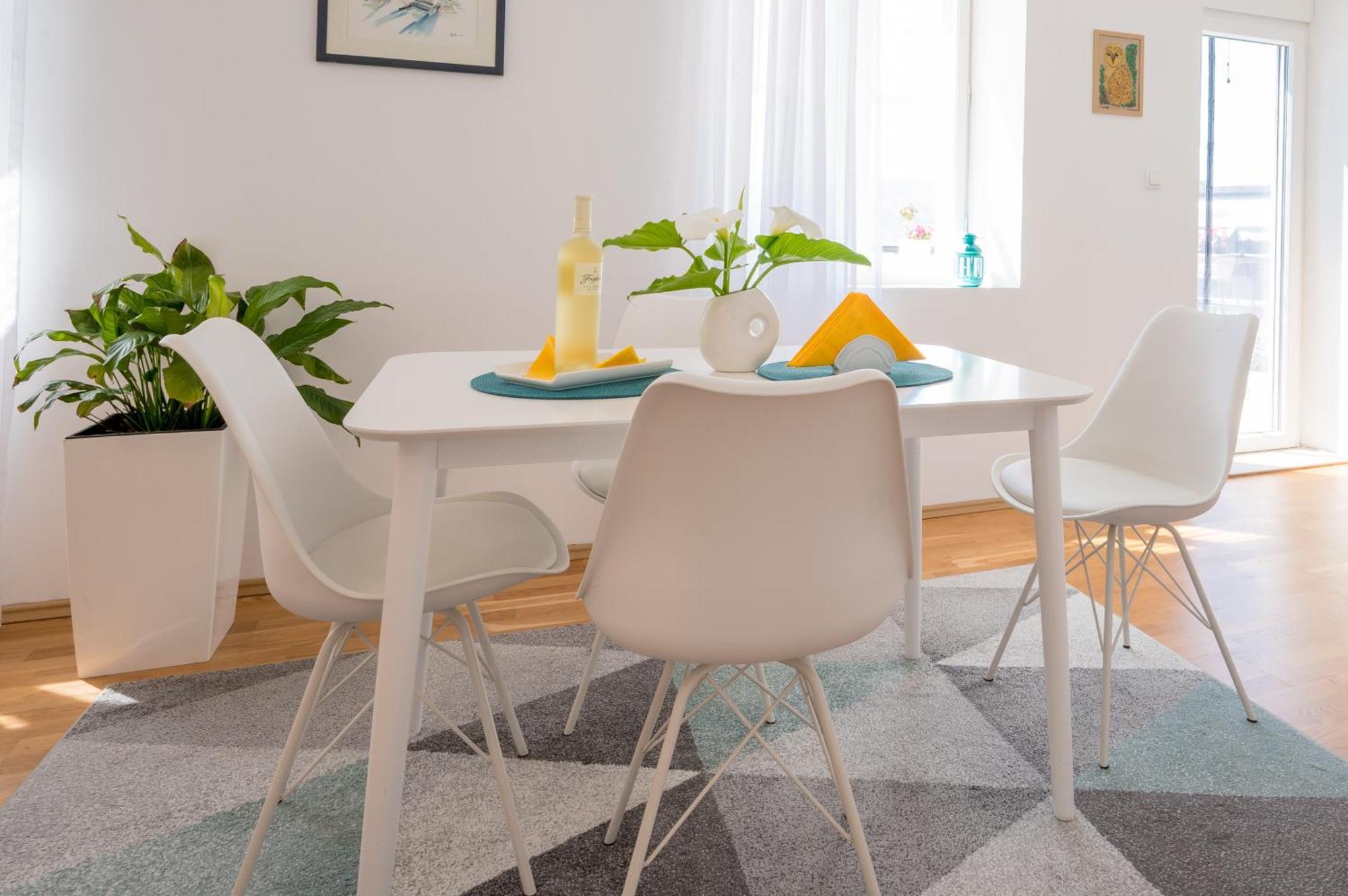Lana Apartment