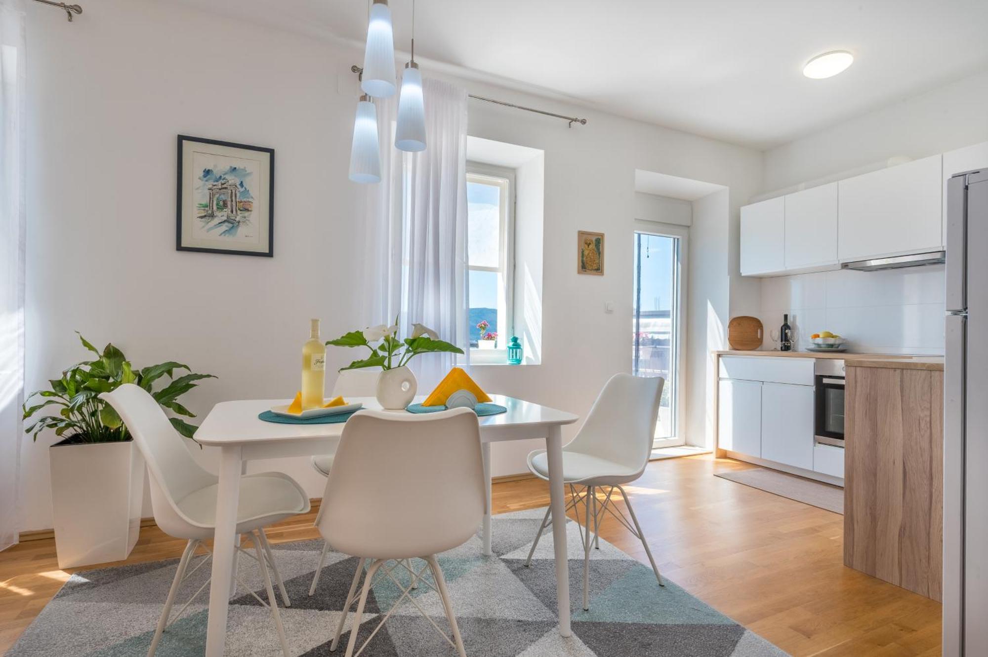 Lana Apartment *
